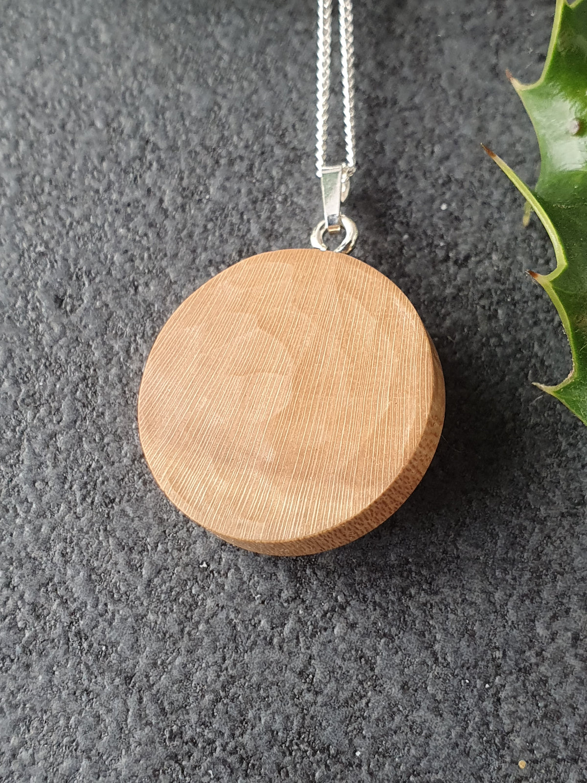 Holly wood necklace